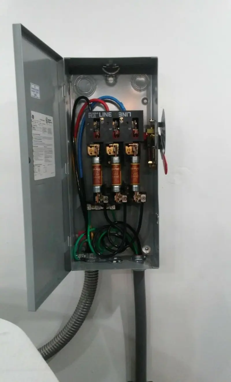 Three-phase disconnect switch installed for Electrical Wiring & Rewiring in Whiteman AFB